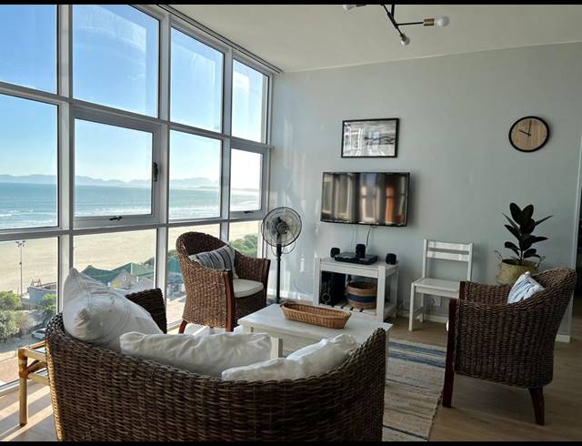 2 BEDROOM APARTMENT TO LET IN STRAND NORTH